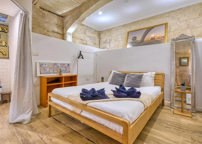 Charming 1bedroom Heart Of דירה *