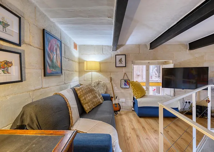 Charming 1bedroom Heart Of דירה