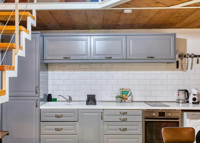 Charming 1bedroom Heart Of דירה *